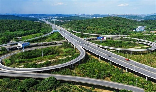 宁蒗钢筋套筒应用于高速公路